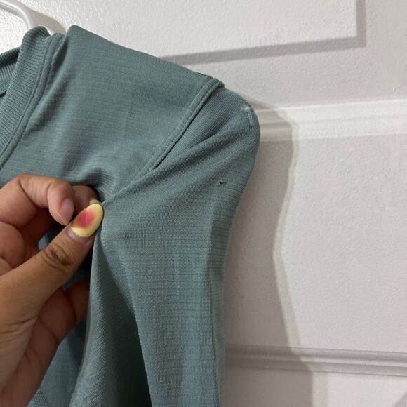 New Swiftly Relaxed Long
Sleeve - Picture 2 of 3